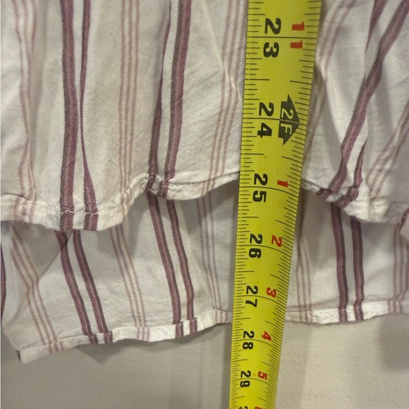 Express Boyfriend Fit White Purple Striped Button Down Blouse Top Size Medium - Picture 2 of 7